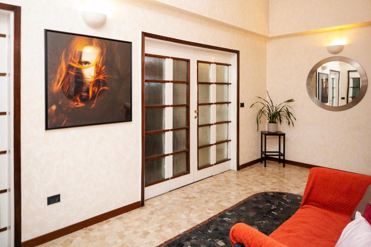 Central Apartment Мілан Екстер'єр фото