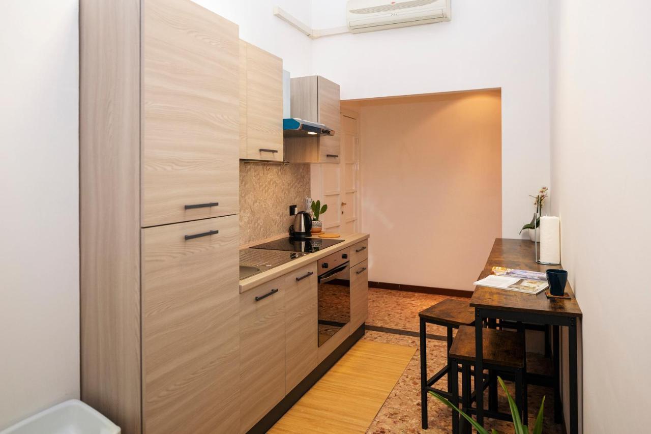 Central Apartment Мілан Екстер'єр фото